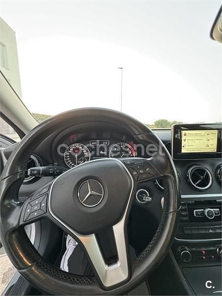 Usado Mercedes A180 AMG line 109 CV (80 kW) 2015 Gris / plata Berlina