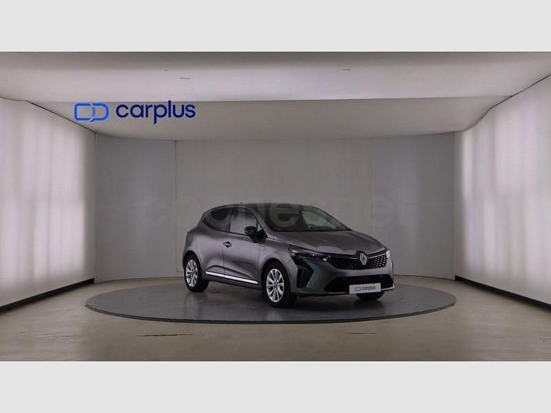 Usado Renault Clio V Evolution 100 CV (73 kW) 2025 Gris / plata Berlina