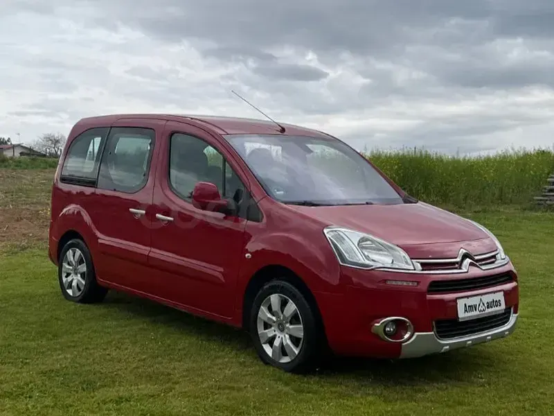 Usado Citroën Berlingo Seduction 92 CV (67 kW) 2014 Rojo Monovolumen