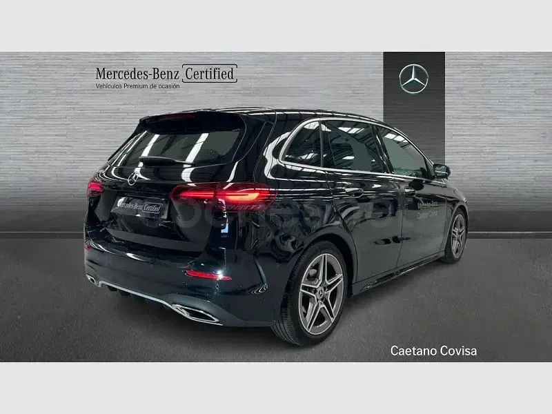 Usado Mercedes B200 150 CV (110 kW) 2024 Negro Utilitario