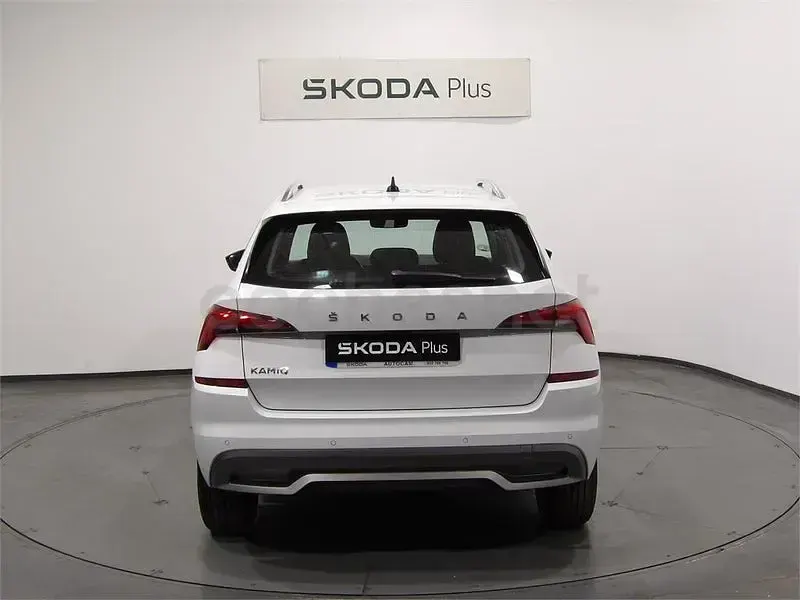 Usado Skoda Kamiq Ambition 150 CV (110 kW) 2022 Blanco SUV