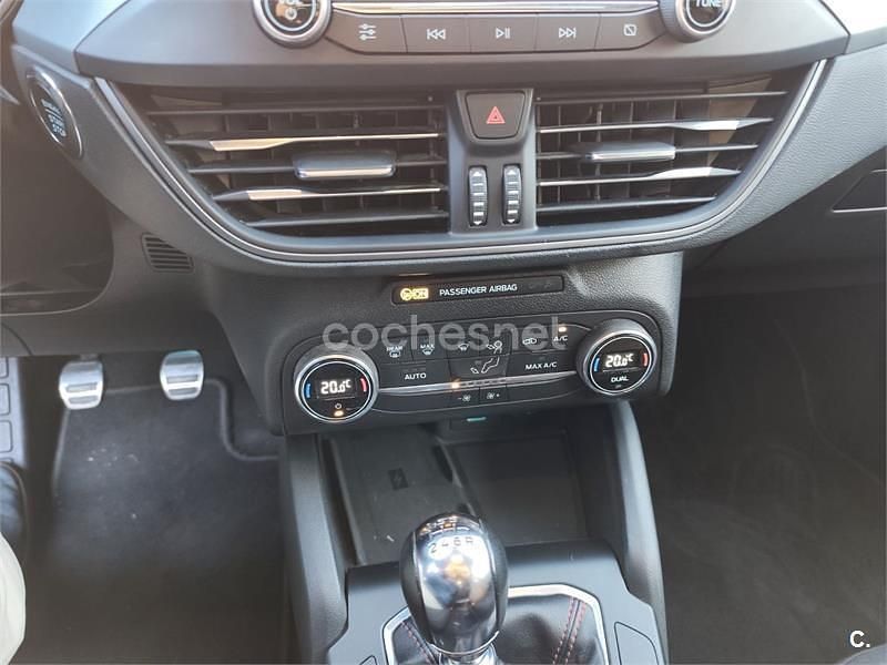 Usado Ford Focus ST-Line 125 CV (91 kW) 2023 Azul Berlina