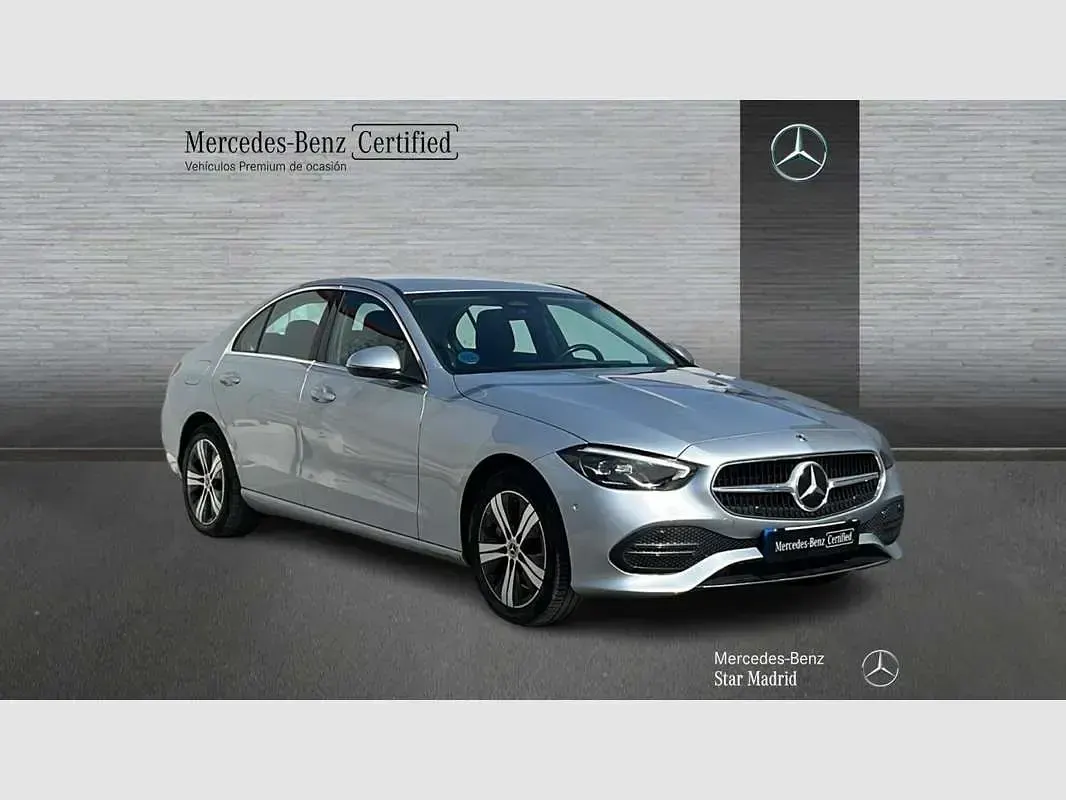 Usado Mercedes C300e 313 CV (230 kW) 2023 Plateado Berlina