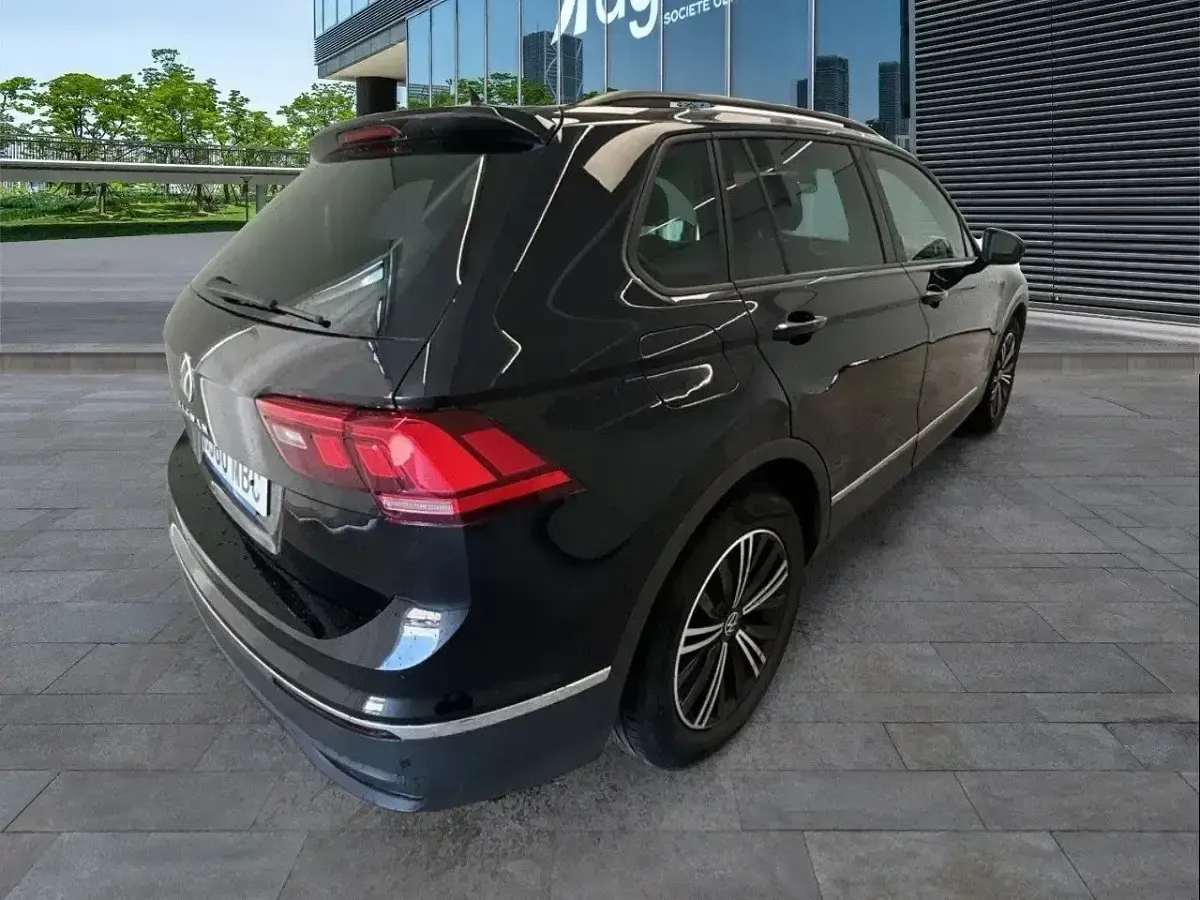 Usado VW Tiguan Life 122 CV (89 kW) 2022 Negro SUV