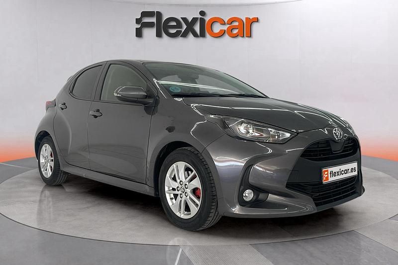 Gris Usado 2021 Toyota Yaris Edition Berlina | 13.490 € (Buen precio) - Imagen 1/4