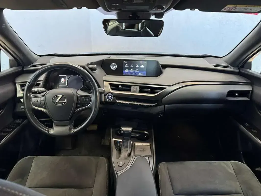Usado Lexus UX 250h Business Edition 2022 Gris SUV