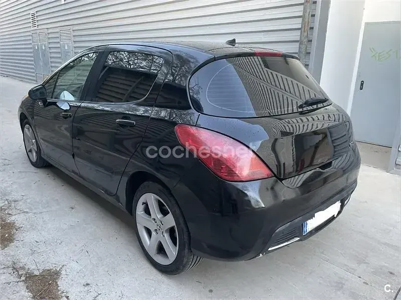 Usado Peugeot 308 110 CV (80 kW) 2007 Negro Utilitario