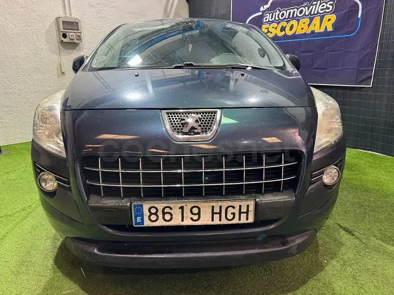 Usado Peugeot 3008 Active 112 CV (82 kW) 2011 Azul Familiar