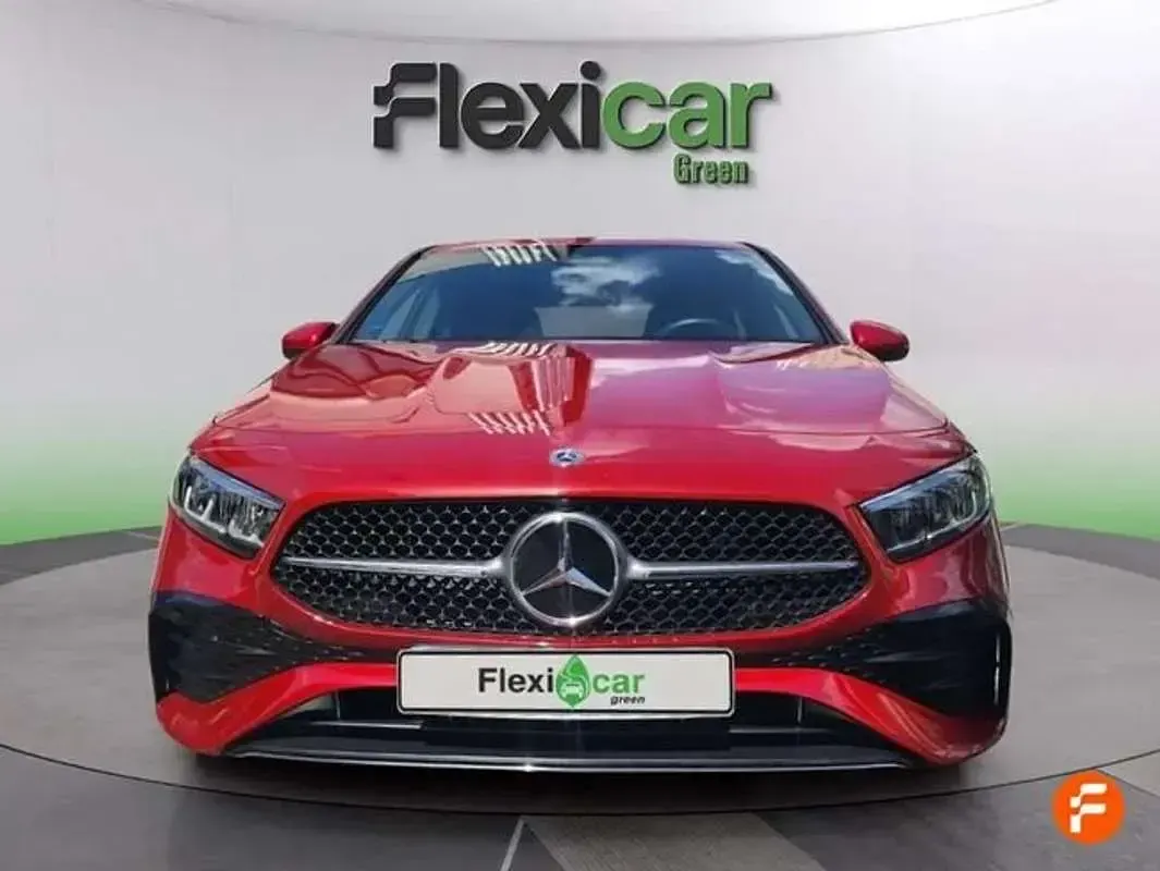 Usado Mercedes A250 218 CV (160 kW) 2024 Rojo Berlina