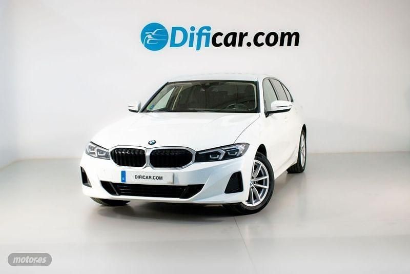 Blanco Usado 2023 BMW 318 Shadowline SUV | 34.990 € (Caro) - Imagen 1/4