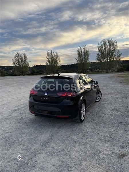 Occasion Seat Leon Style 105 PK (77 kW) 2013 Zwart Sedan
