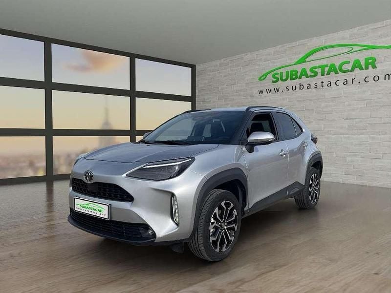 Plateado Usado 2024 Toyota Yaris Cross Active SUV | 18.430 € (Super precio) - Imagen 1/4