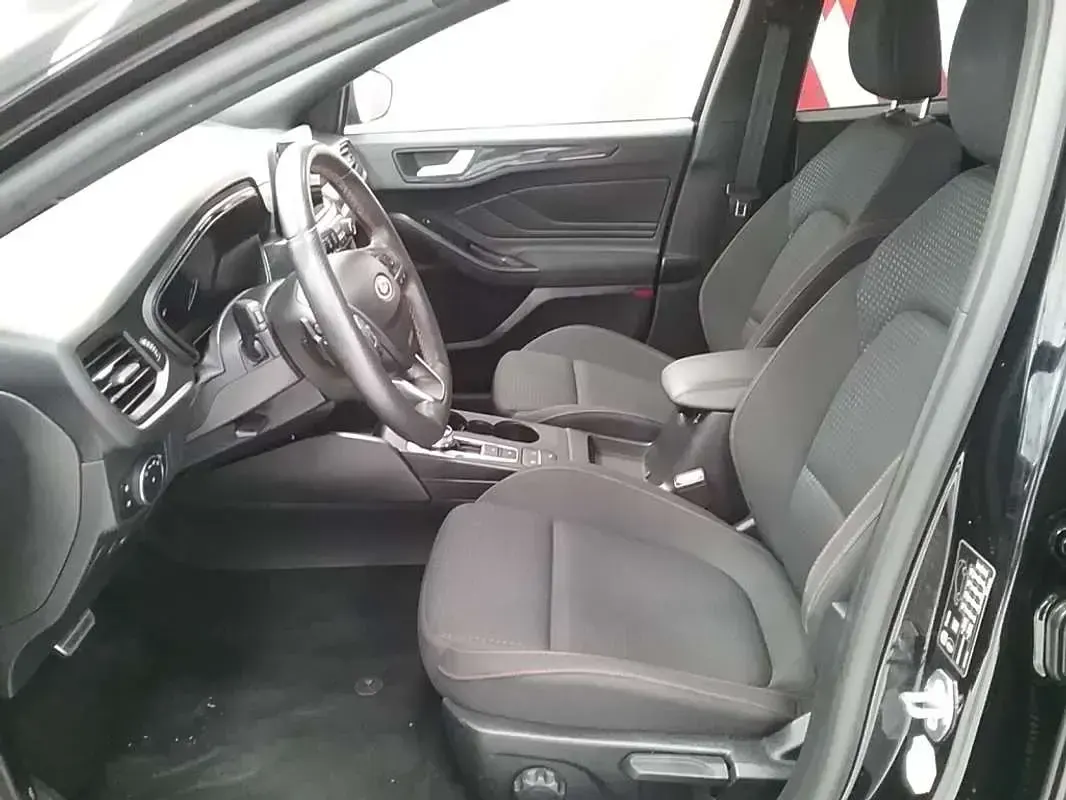 Usado Ford Focus ST-Line 125 CV (91 kW) 2019 Negro Utilitario