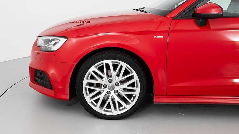 Usado Audi A3 Sportback S-Line 150 CV (110 kW) 2019 Rojo Utilitario