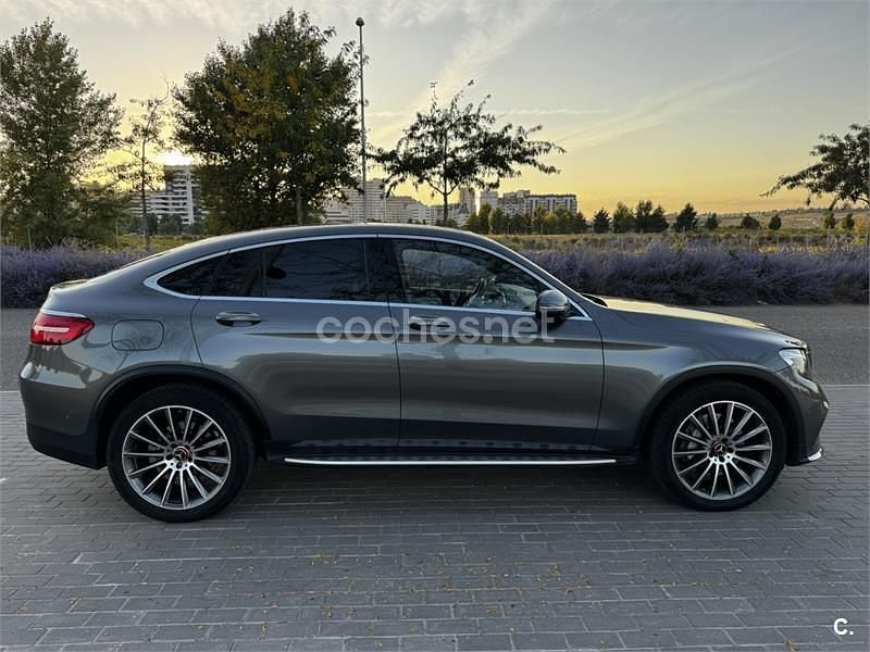 Usado Mercedes GLC220 194 CV (142 kW) 2019 Gris / plata Coupe