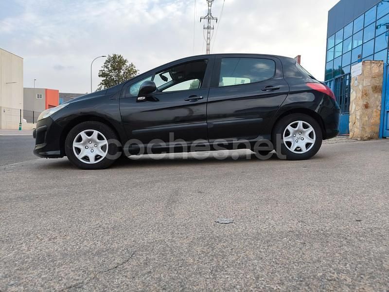 Negro Usado 2009 Peugeot 308 Berlina | 4500 € (Precio justo) - Imagen 1/4
