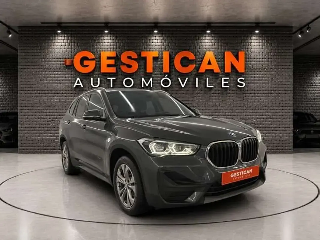 Usado BMW X1 220 CV (161 kW) 2022 Gris SUV