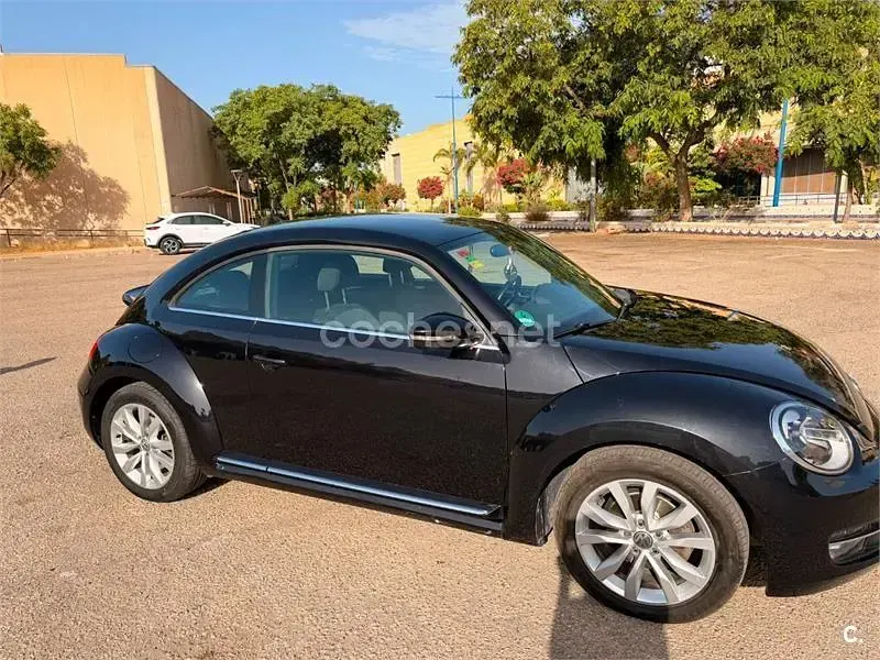 Usado VW Beetle Design 140 CV (102 kW) 2013 Negro Utilitario