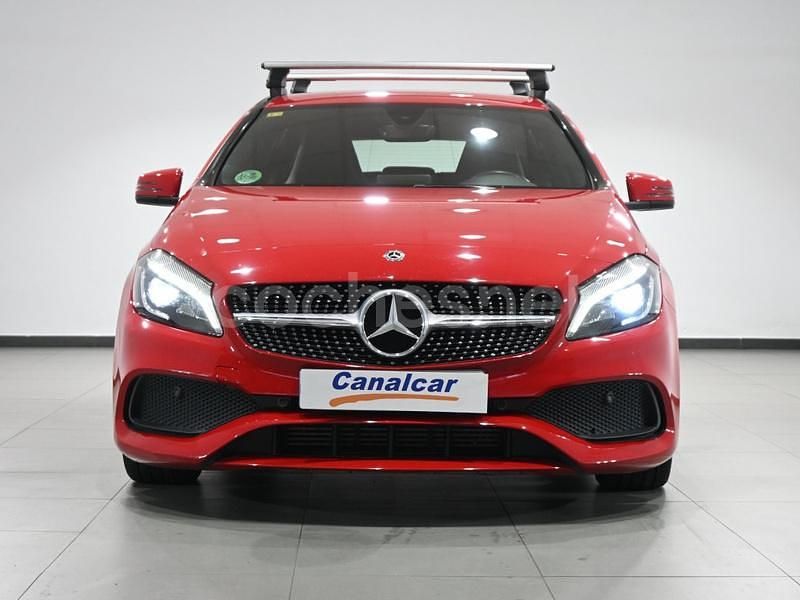 Usado Mercedes A180 122 CV (89 kW) 2018 Rojo Berlina