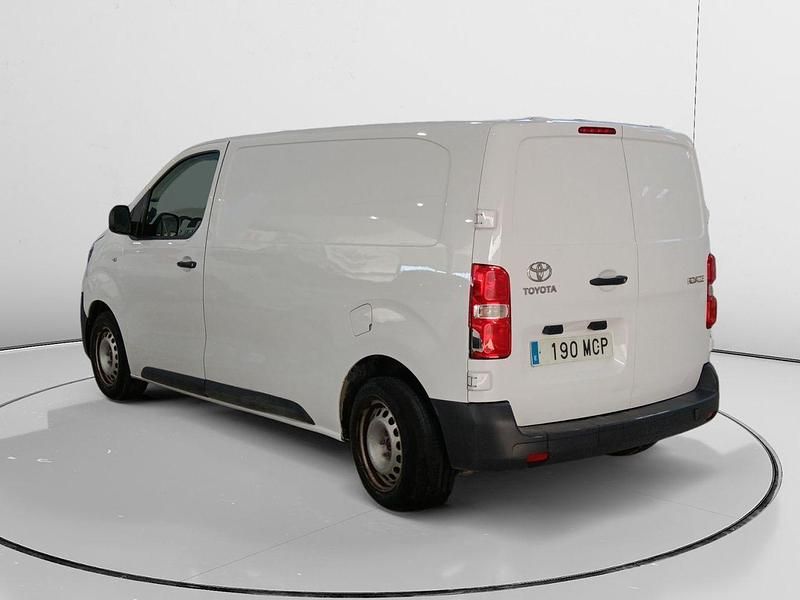 Usado Toyota Proace 102 CV (75 kW) 2022 Blanco Monovolumen