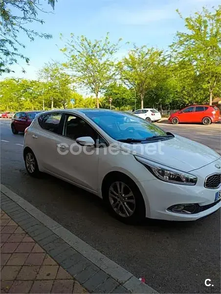 Usado Kia Ceed 100 CV (73 kW) 2012 Blanco Utilitario