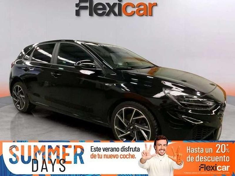Negro Usado 2023 Hyundai i30 N Line Berlina | 22.990 € - Imagen 1/4