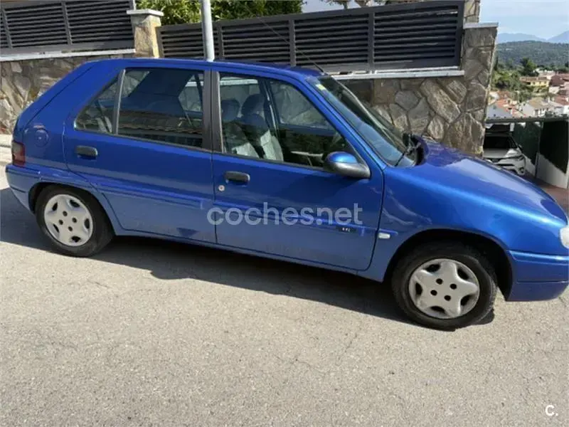 Usado Citroën Saxo 60 CV (44 kW) 1999 Azul Utilitario