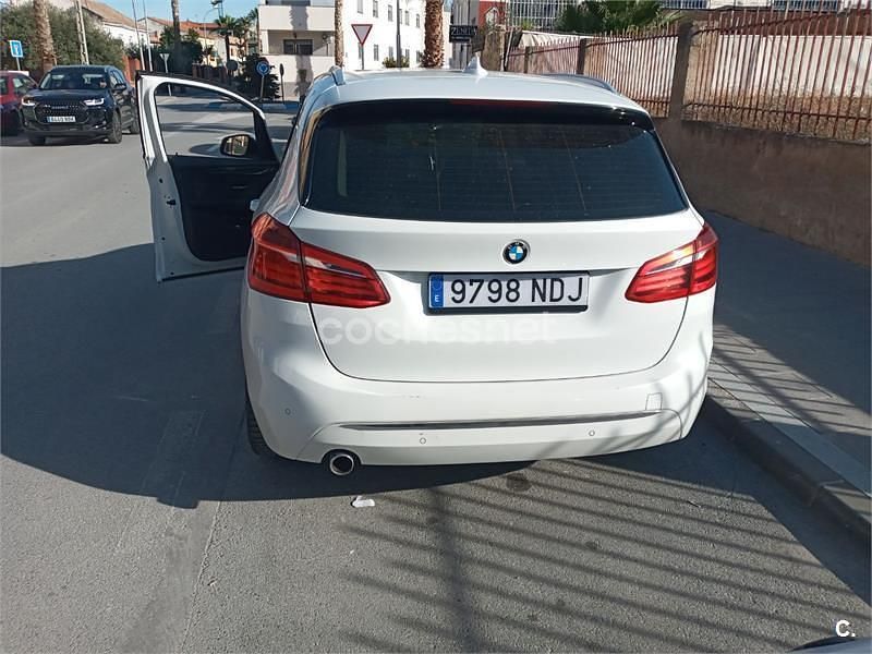 Usado BMW 218 150 CV (110 kW) 2015 Blanco Familiar