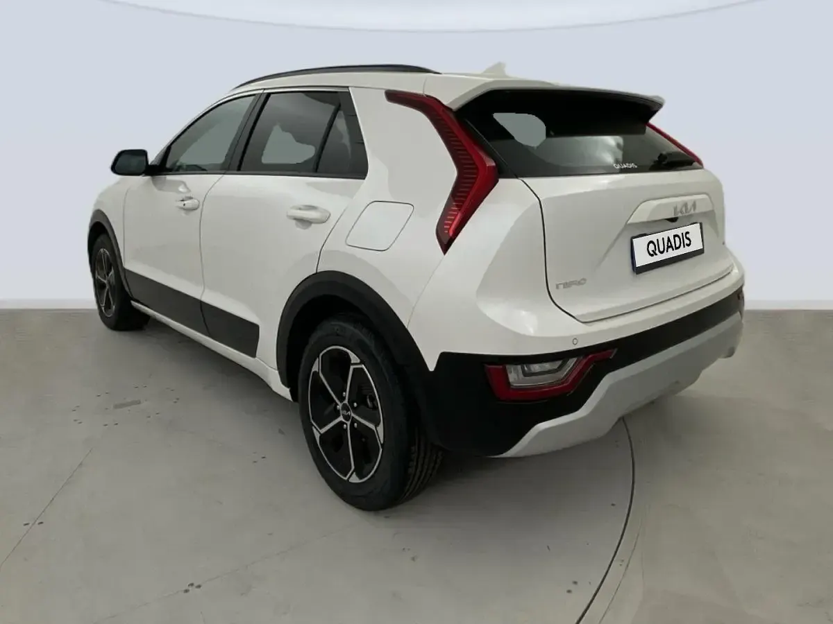 Usado Kia Niro 141 CV (103 kW) 2022 Blanco SUV