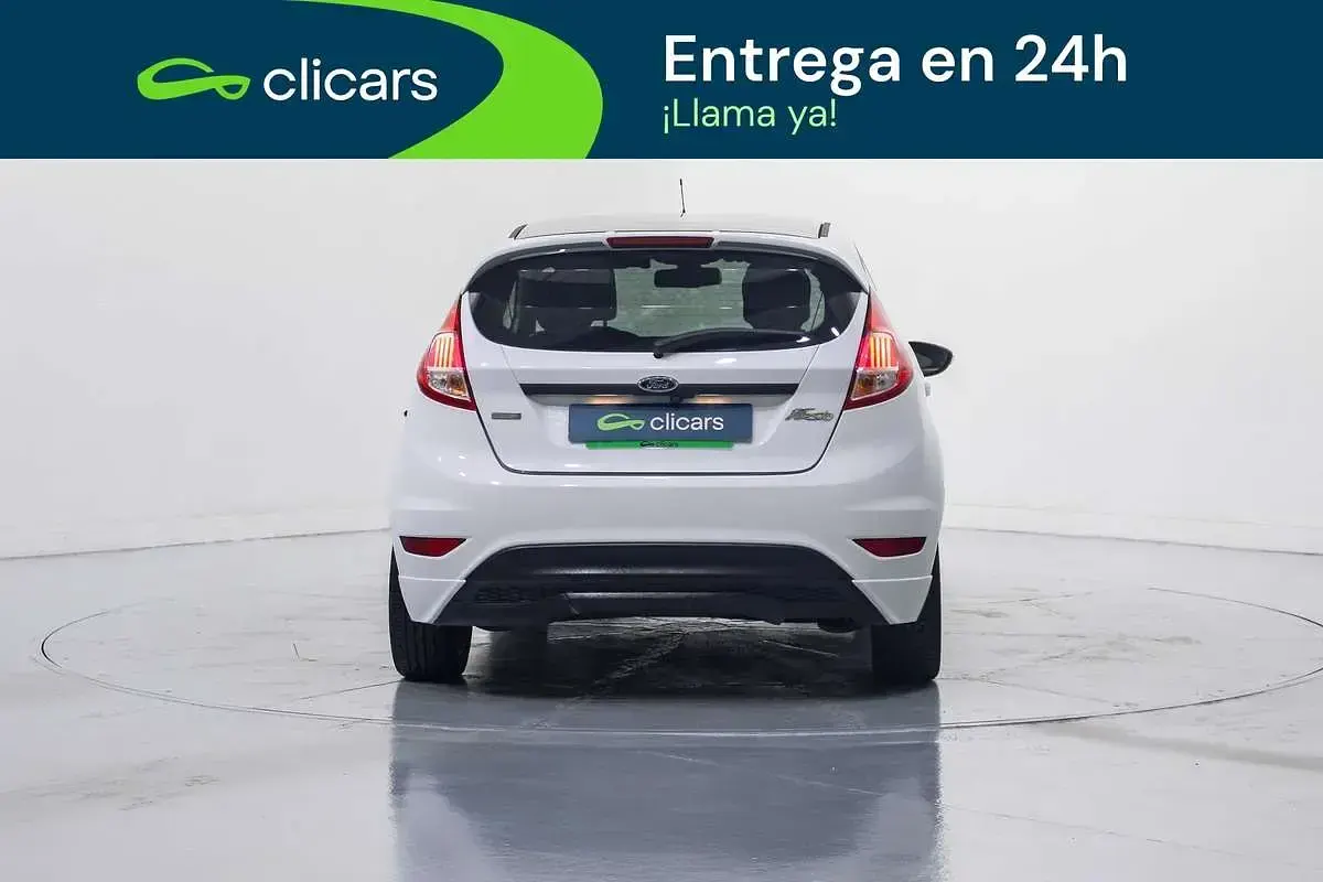 Usado Ford Fiesta 101 CV (74 kW) 2017 Blanco Utilitario