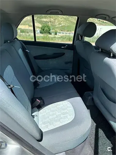 Usado Skoda Fabia Classic 64 HP (47 kW) 2002 Cinzento Sedan
