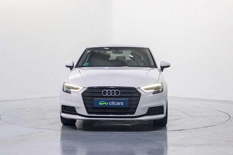 Usado Audi A3 Sportback Design 110 CV (80 kW) 2017 Blanco Utilitario