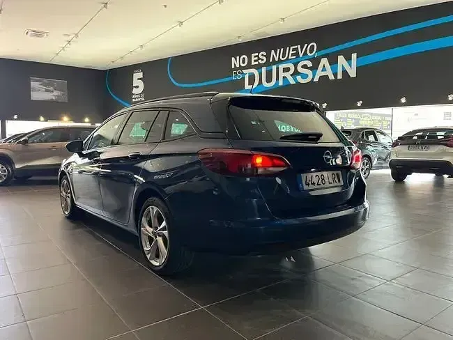 Usado Opel Astra Business 130 CV (95 kW) 2021 Azul Familiar