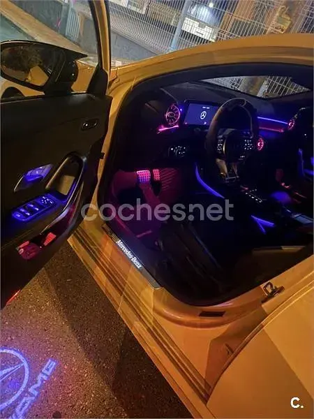Usado Mercedes A180 116 CV (85 kW) 2020 Amarillo Berlina