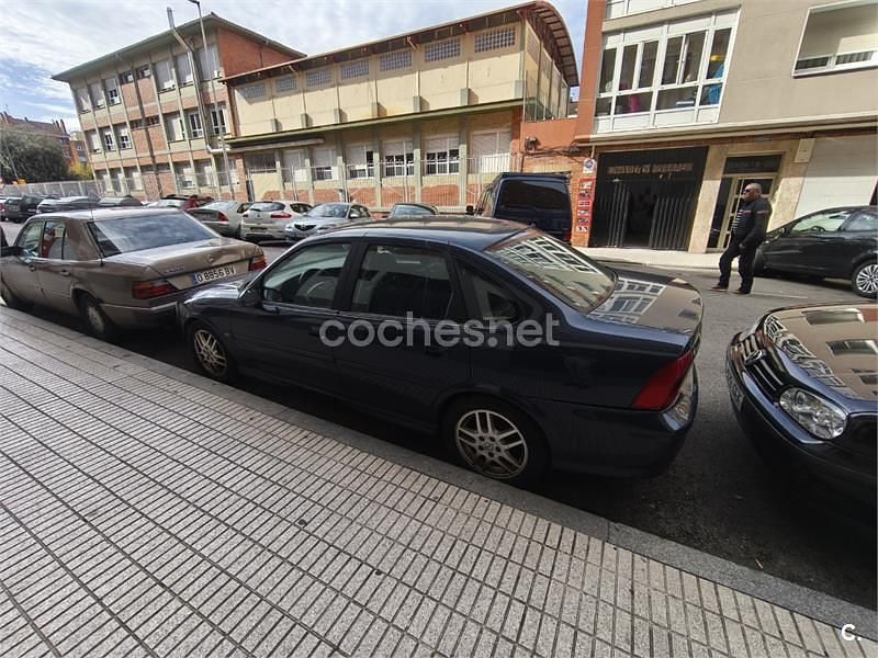 Azul Usado 2000 Opel Vectra Berlina | 700 € - Imagen 1/4