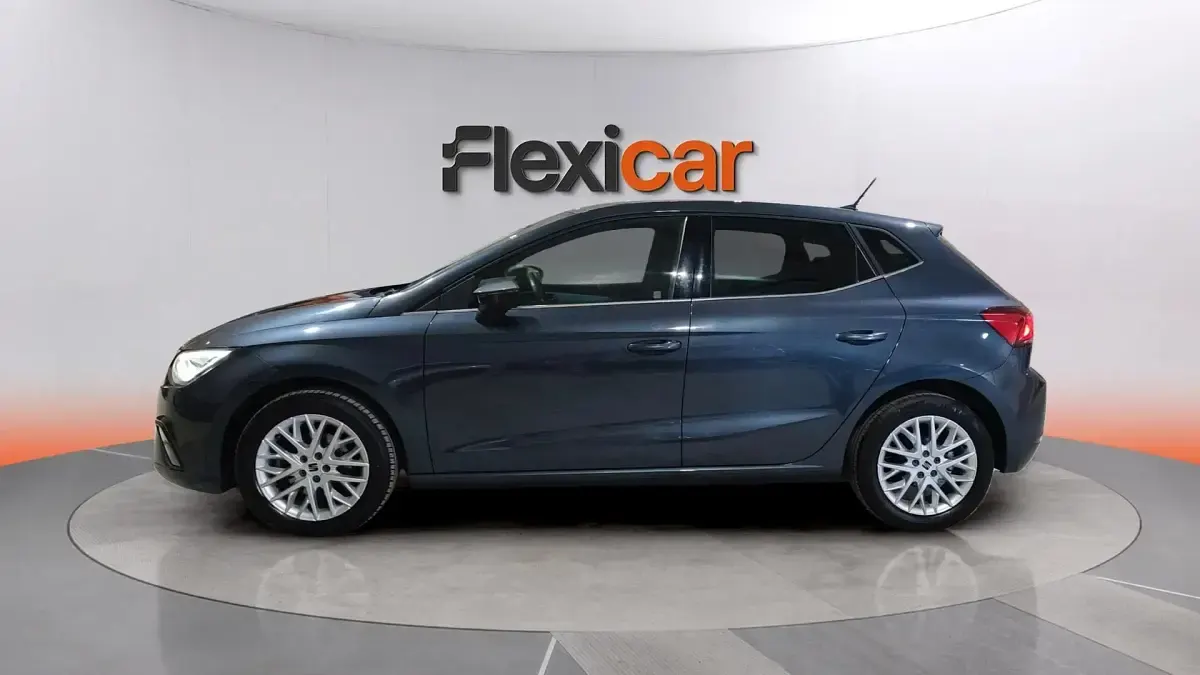 Usado Seat Ibiza XCELLENCE 116 CV (85 kW) 2024 Gris Utilitario
