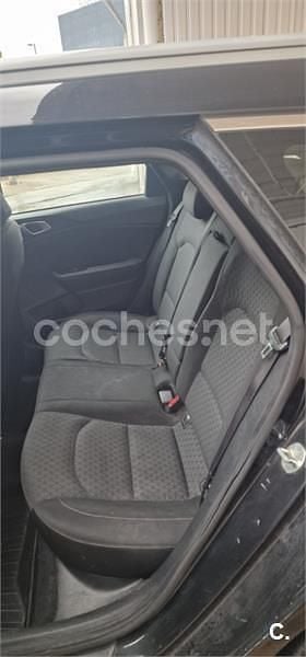 Usado Kia Ceed 136 CV (100 kW) 2021 Negro Utilitario