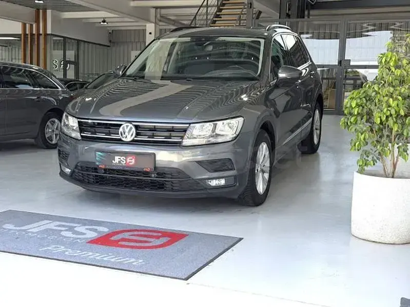 Usado VW Tiguan Advance 150 CV (110 kW) 2019 Gris / plata SUV