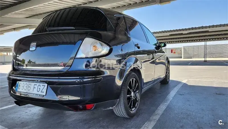 Usado Seat Toledo Sport 140 CV (102 kW) 2006 Negro Utilitario