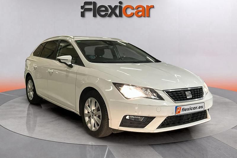 Blanco Usado 2019 Seat Leon ST Reference Familiar | 11.490 € (Buen precio) - Imagen 1/4