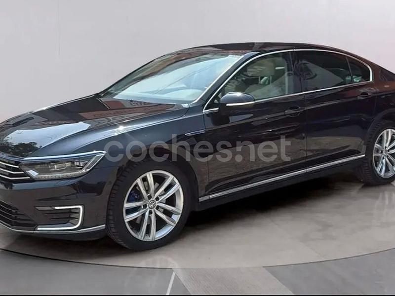 Negro Usado 2018 VW Passat GTE Berlina | 14.380 € - Imagen 1/4