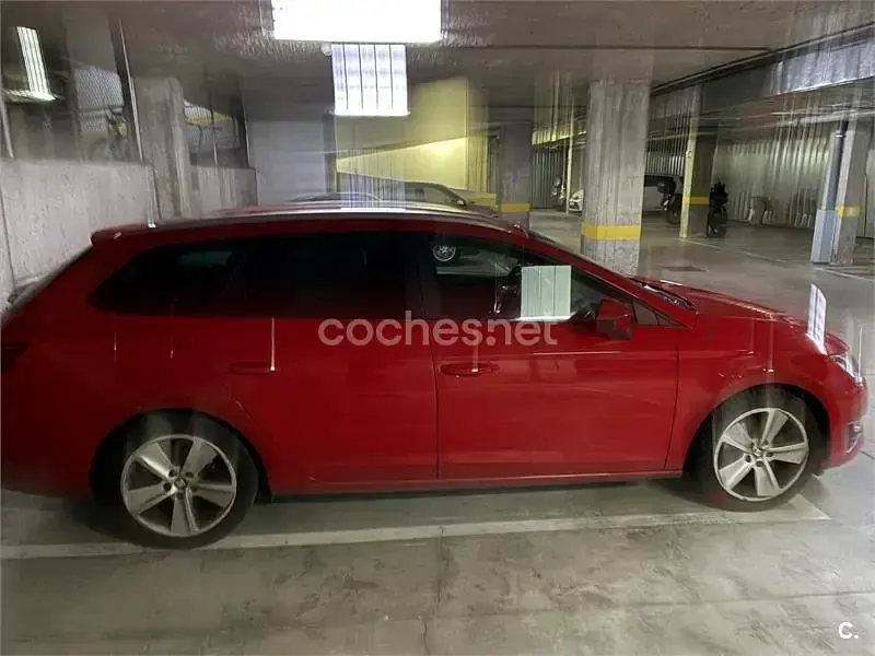 Usado Seat Leon ST FR 150 CV (110 kW) 2015 Rojo Familiar