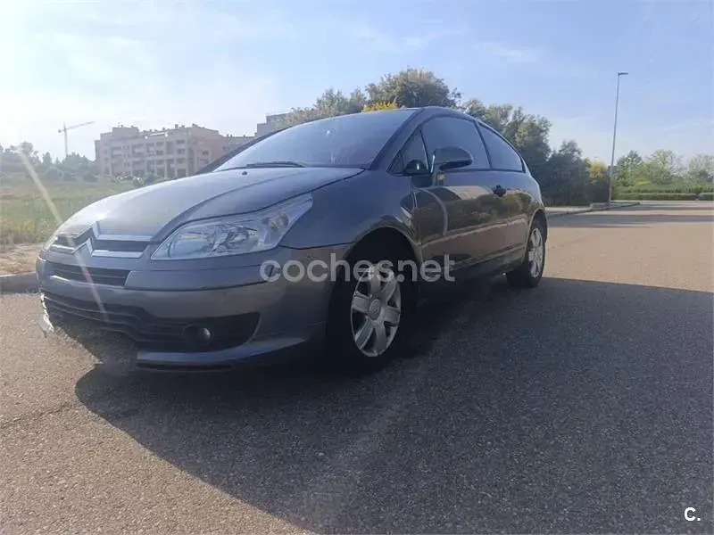 Usado Citroën C4 VTR Sport 92 CV (67 kW) 2005 Gris / plata Berlina