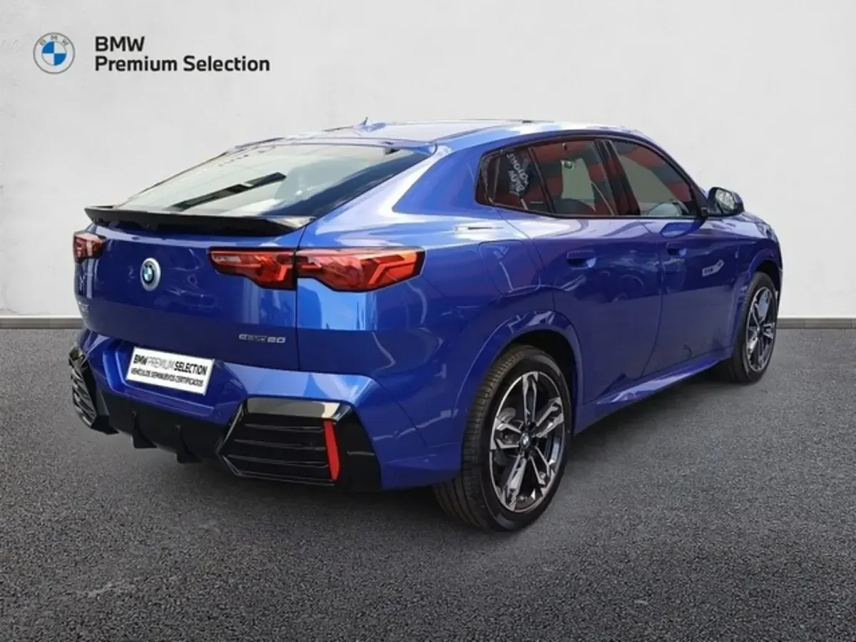 Usado BMW iX2 Comfort Edition 150 kW (204 CV) 2026 Azul SUV