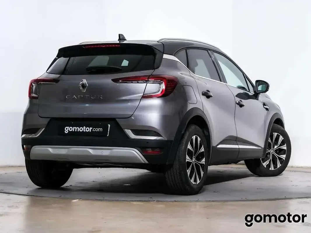 Usado Renault Captur Techno 90 CV (66 kW) 2024 Gris SUV