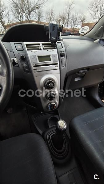 Usado Toyota Yaris 90 CV (66 kW) 2006 Negro Berlina