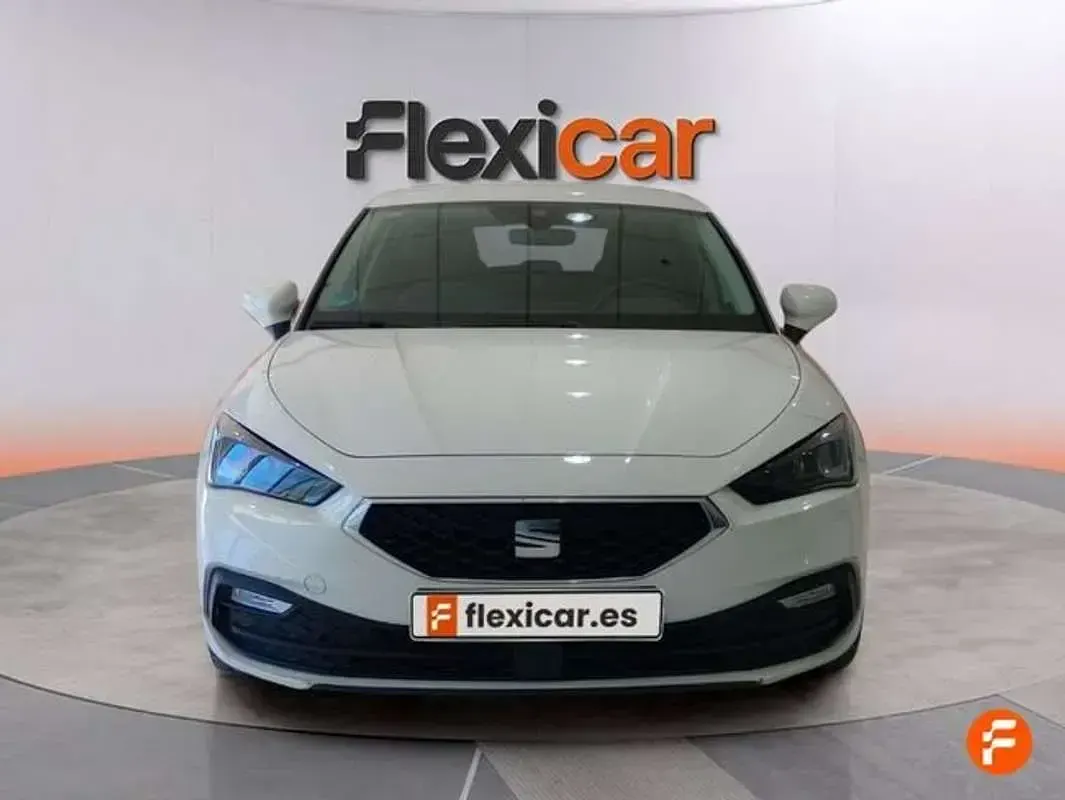 Usado Seat Leon Style 116 CV (85 kW) 2020 Blanco Berlina