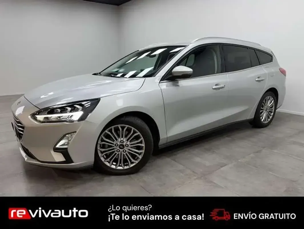 Usado Ford Focus Titanium 120 CV (88 kW) 2020 Gris Familiar