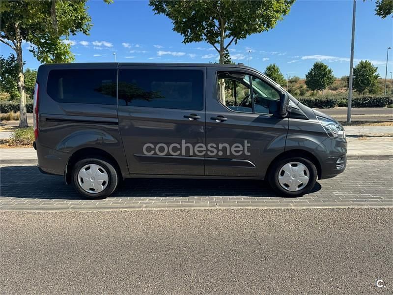 Gris / plata Usado 2022 Ford Transit Custom Limited Monovolumen | 26.990 € (Un poco caro) - Imagen 1/4