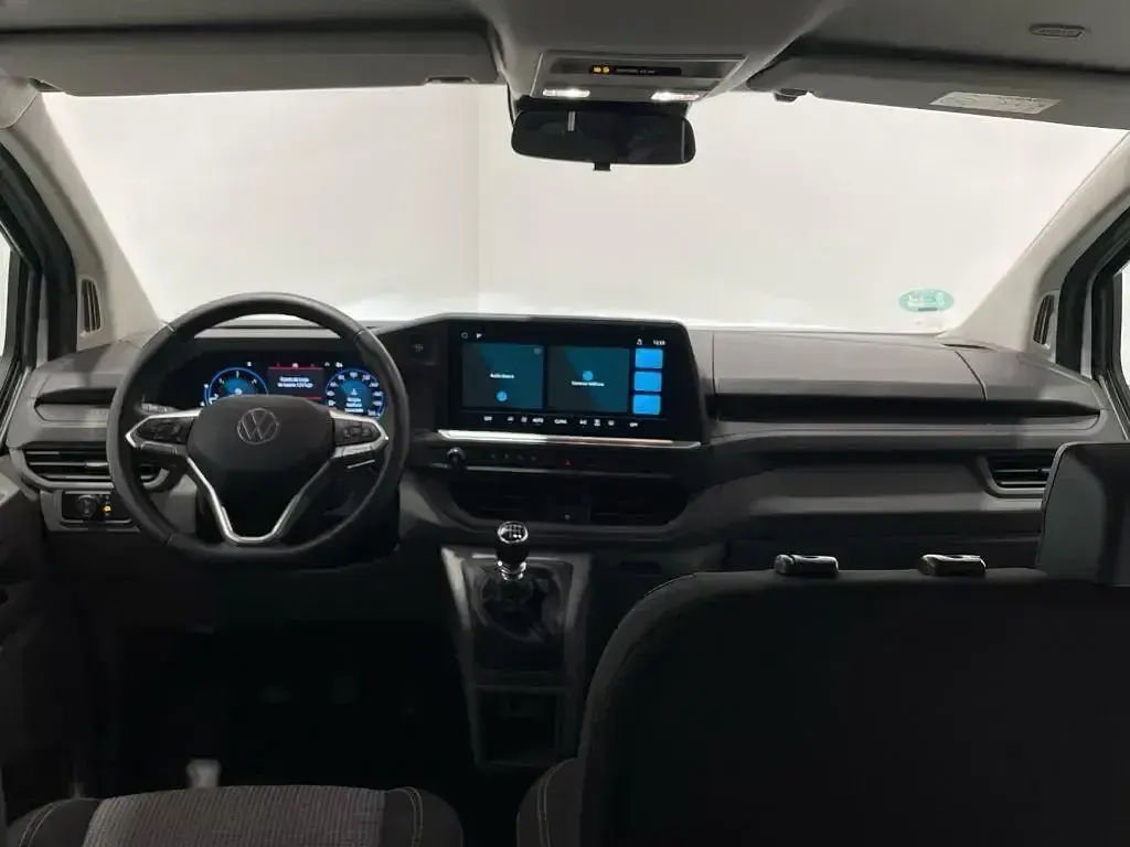 Usado VW Caravelle 110 CV (80 kW) 2025 Gris Van